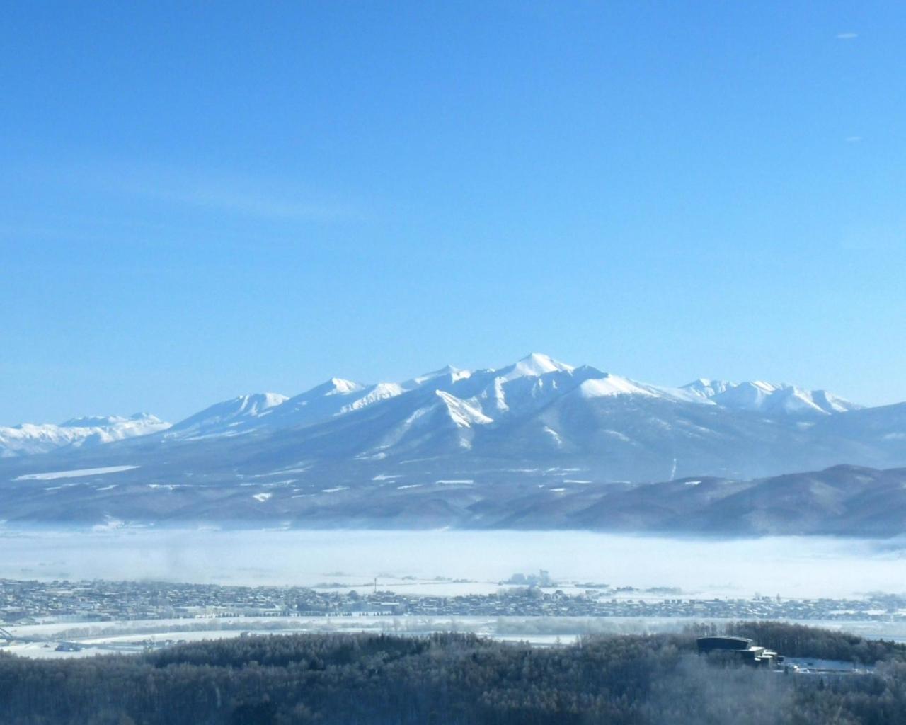 Shin Furano Prince Hotel Exterior foto View of the range from the west