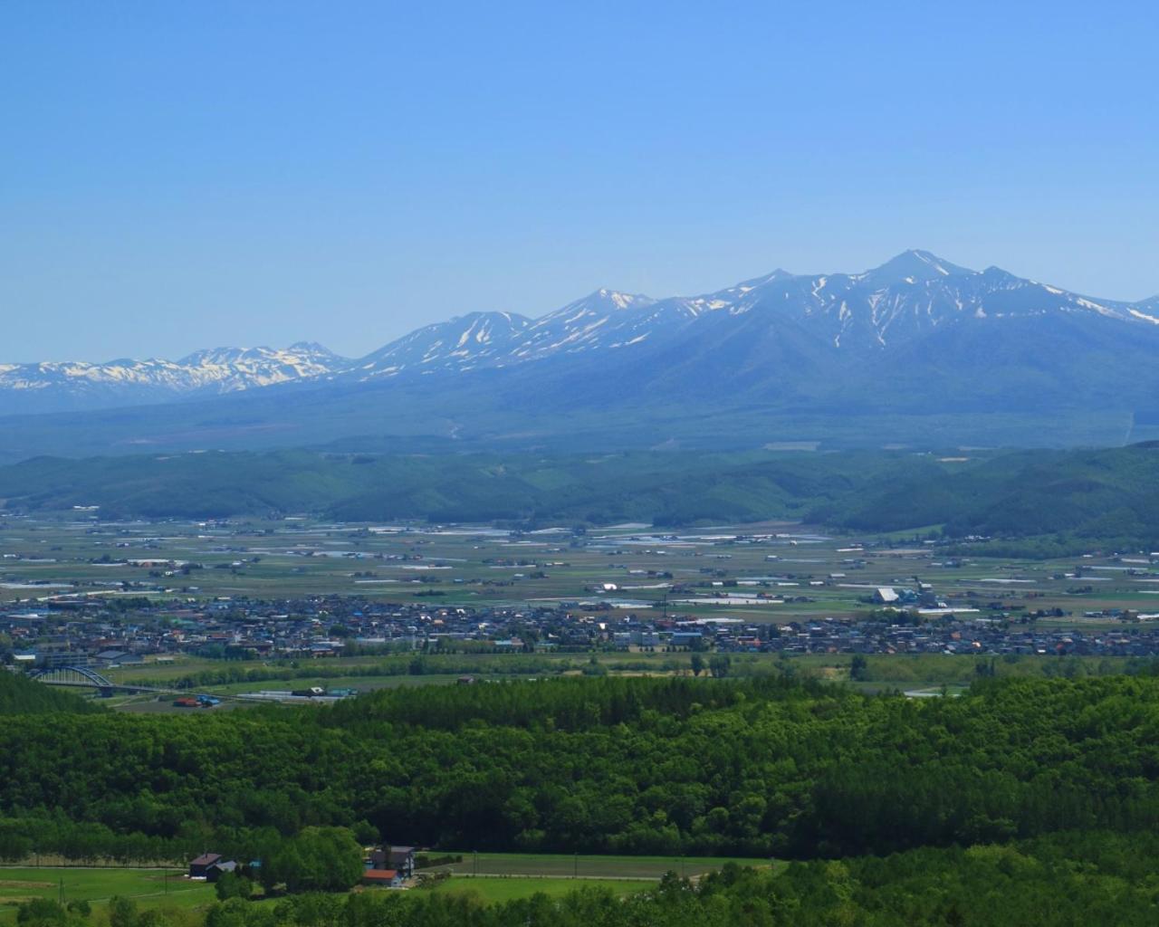 Shin Furano Prince Hotel Exterior foto View of Iida